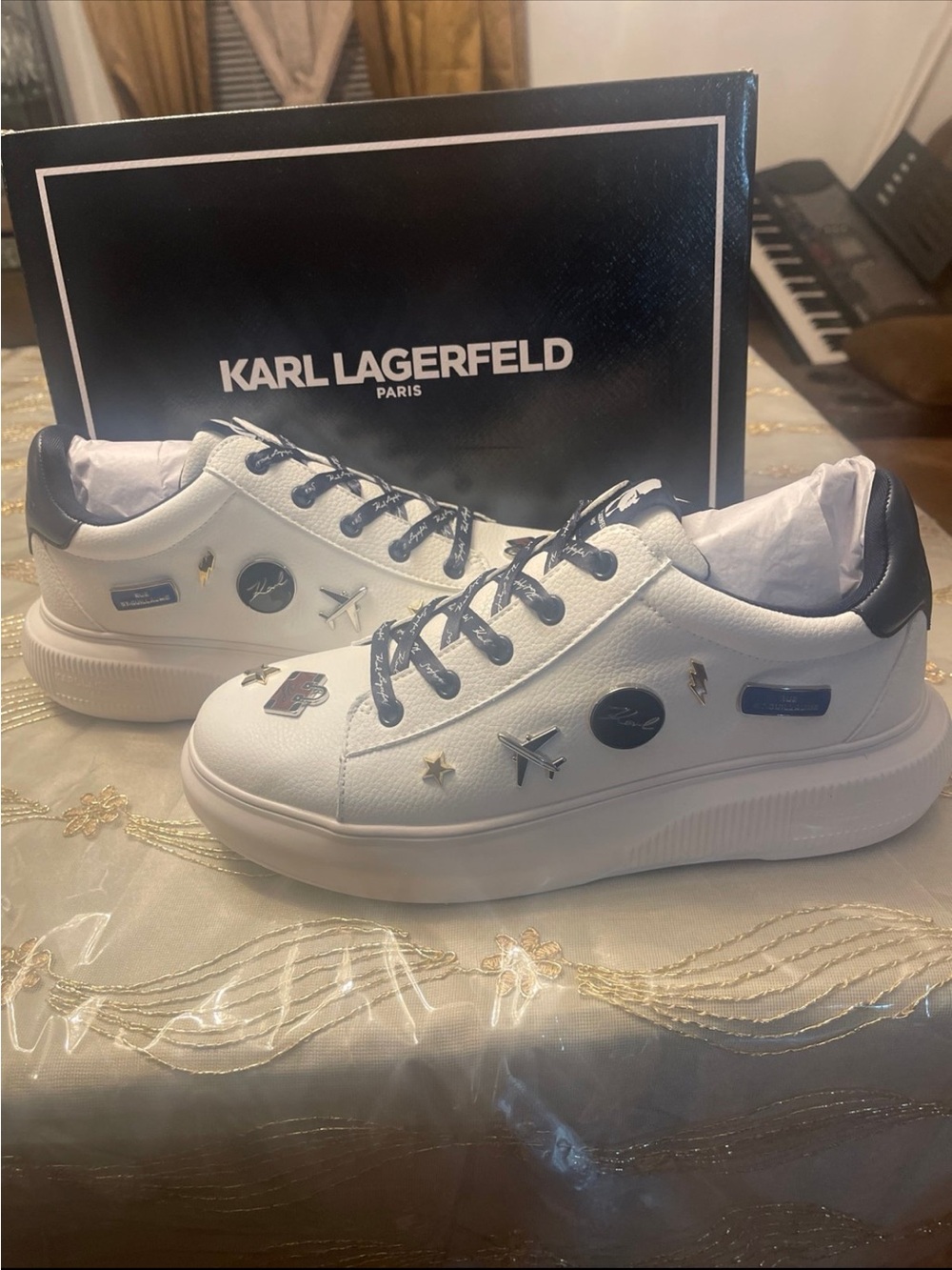 NWB Karl lagerfeld women’s justina lace up platform sneakers size 9